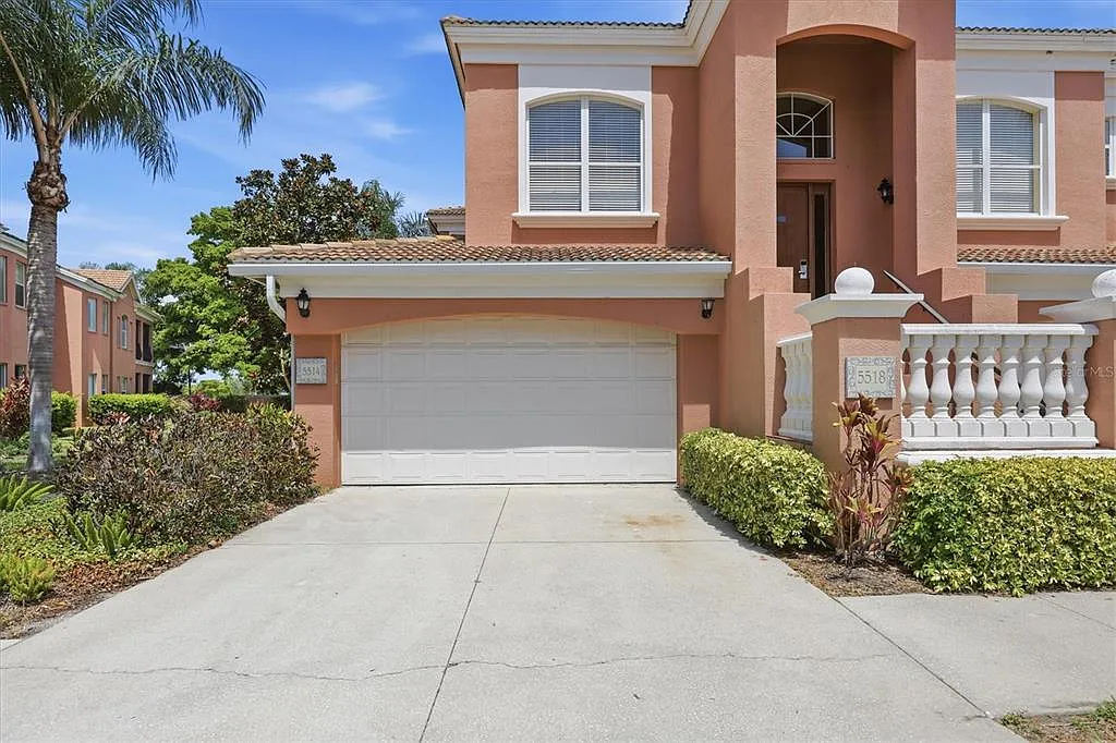 3 bed, 3.0 bath, 2039 sqft, $5,500 — Photo 1