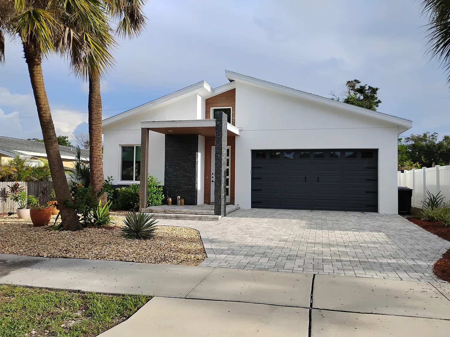 3 bed, 1914 sqft, $3,800 — Photo 1