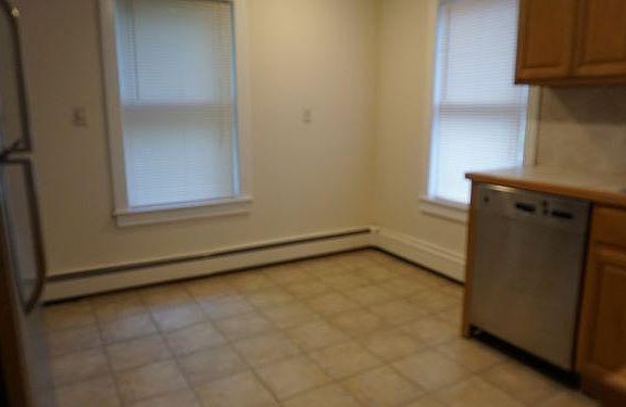 5th image of 736 Commerce St Floor 2