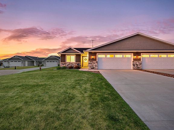 3rd image of 885 Tall Grass Ct