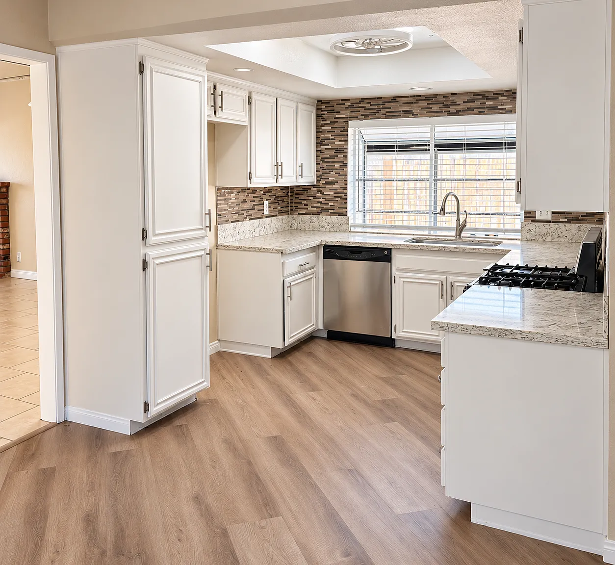 4 bed, 1389 sqft, $2,825 — Photo 4