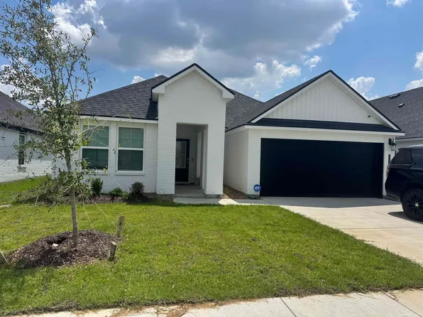 3136 Sapphire Dr, Lake Charles, LA 70607