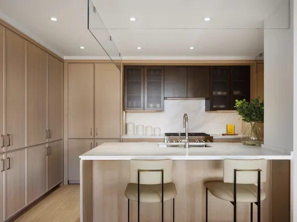 720 West End Avenue image 3 of 24