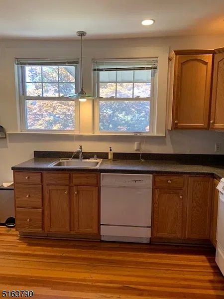3 bed, 1.0 bath, $3,100 — Photo 3