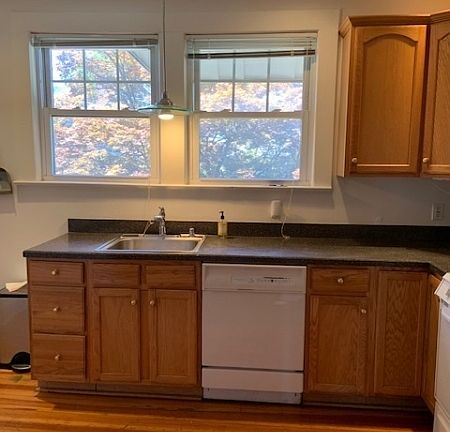3rd image of 72 Watchung Ave Floor 2
