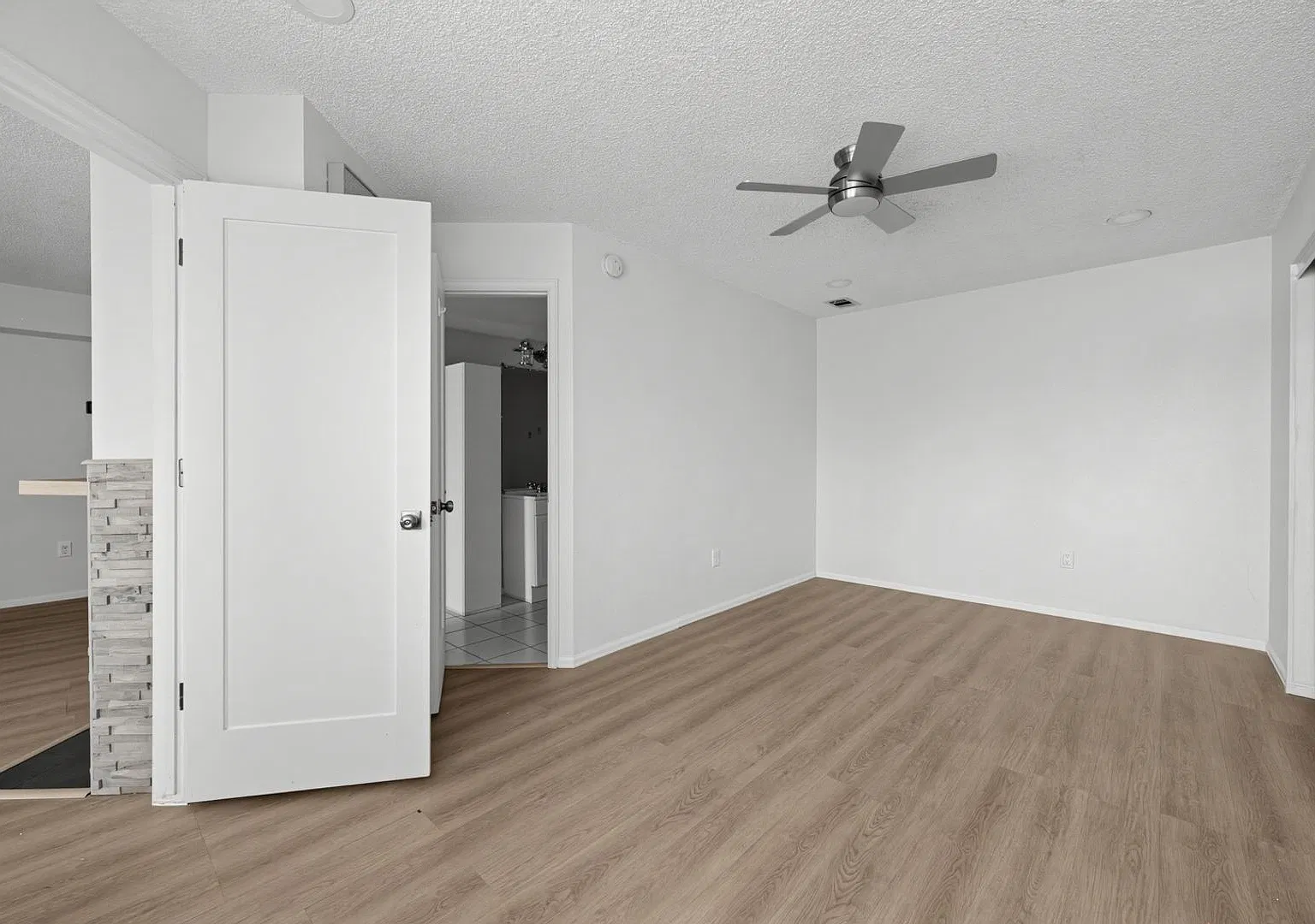 1830 Newland Ct — Photo 3