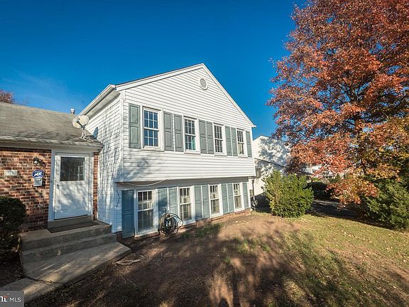 4th image of 9710 Sudley Manor Dr