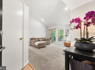 12151 Penderview Ln APT 2036, Fairfax, VA 22033