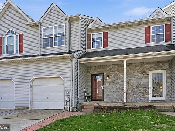 2nd image of 136 Shinn Cir