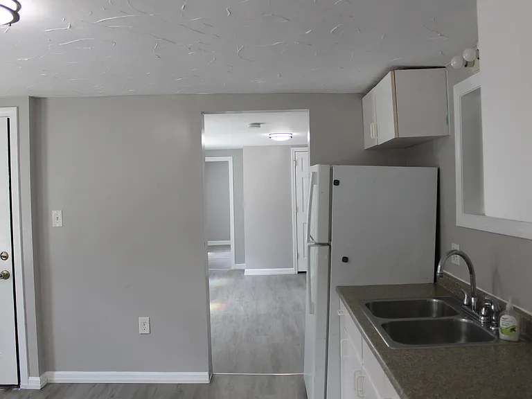 15-17 Washington St #17 — Photo 14
