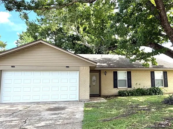2748 Chenier St, Marrero, LA 70072