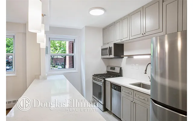 Sold by Douglas Elliman | media 15