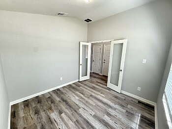 5th image of 8819 Straight Oaks