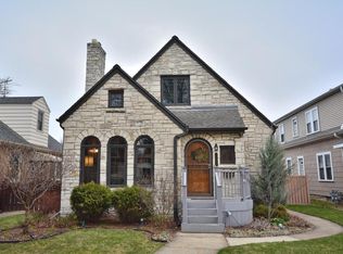 7824 W Lorraine Pl, Milwaukee, WI 53222