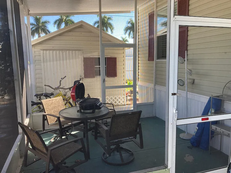 screened in lanai