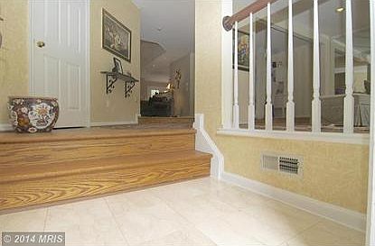 3rd image of 12 Bloomingdale Ct