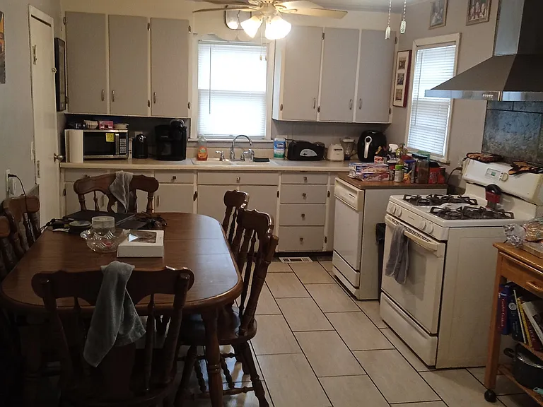 2425 Pierce St — Photo 7
