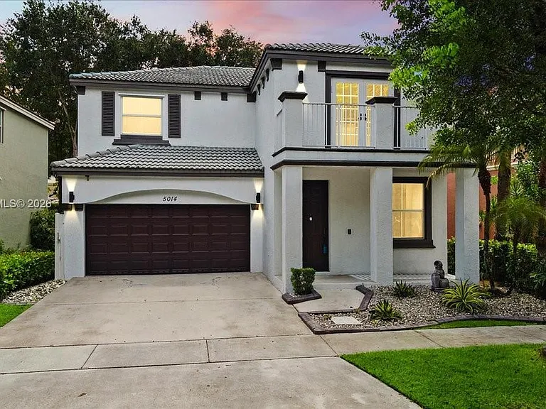 5014 SW 155th Ter — Photo 2