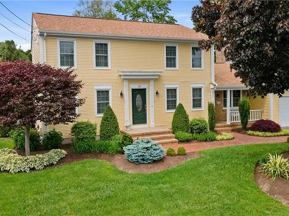 29 Carriage Way, North Providence, RI 02904