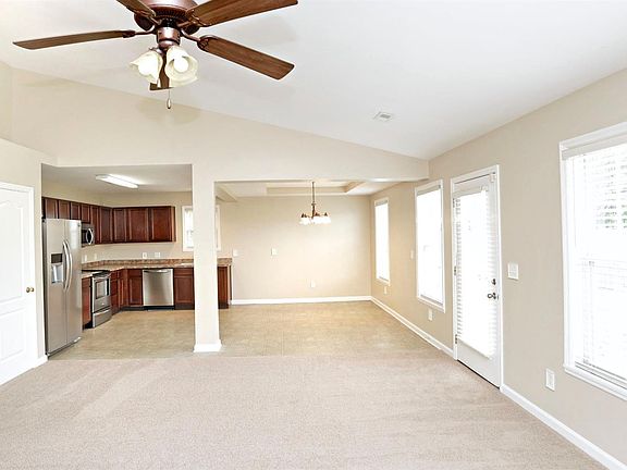 5th image of 597 Leverton Pl