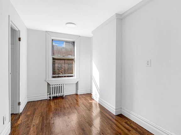 4th image of 150 E 3rd St APT 4A