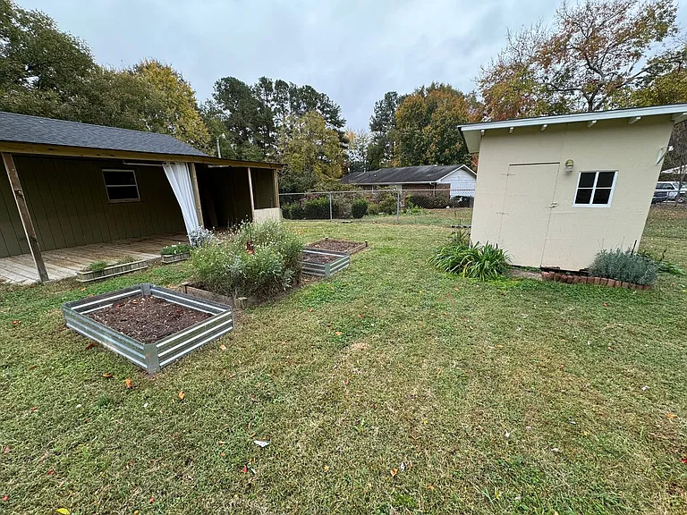 1505 Foxwood Dr — Photo 5