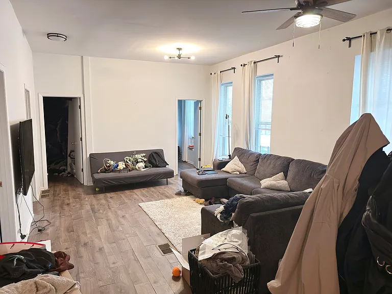 2724 W Chicago Ave #1 — Photo 2