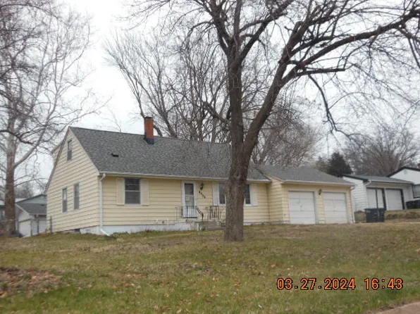 8420 Pinkney St, Omaha, NE 68134