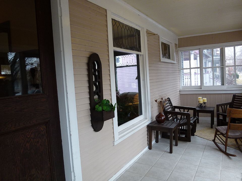 Enclosed porch