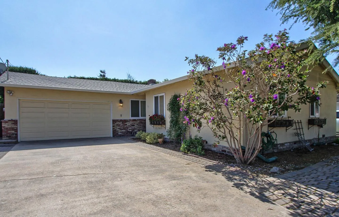 3510 Rio Rd photo 1