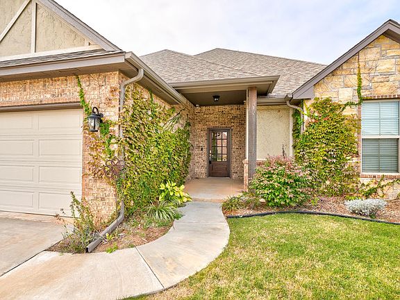 3rd image of 19045 Meadows Crossing Dr