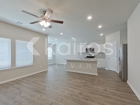 3rd image of 103 Yardley Ct