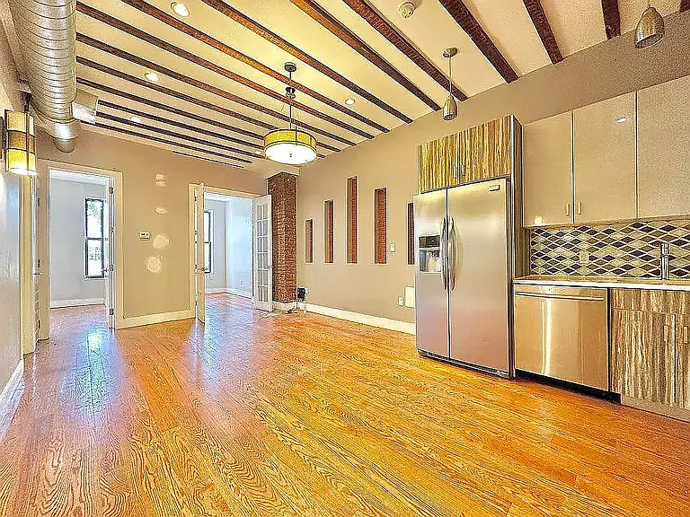 1170 Halsey St #17 — Photo 4
