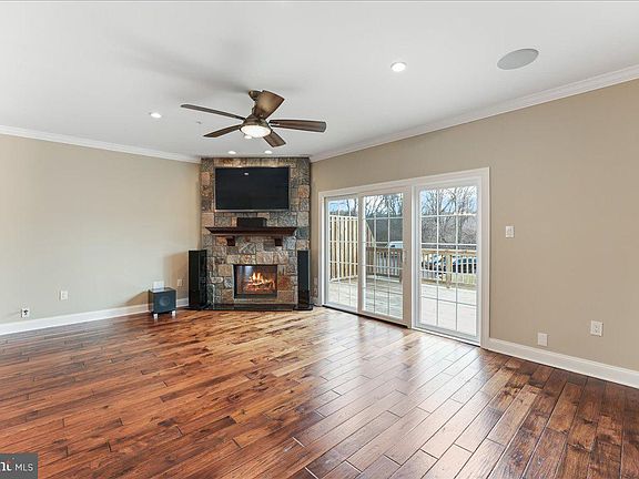 4th image of 259 Buchanan Ct