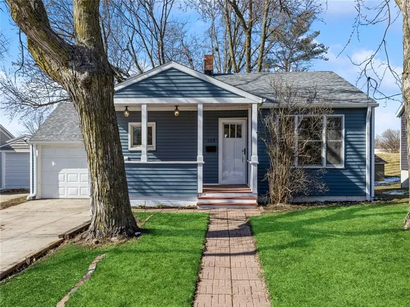 205 E 19th St S, Newton, IA 50208