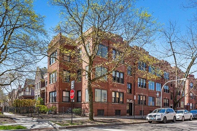 1st image of 1501 W Cornelia Ave