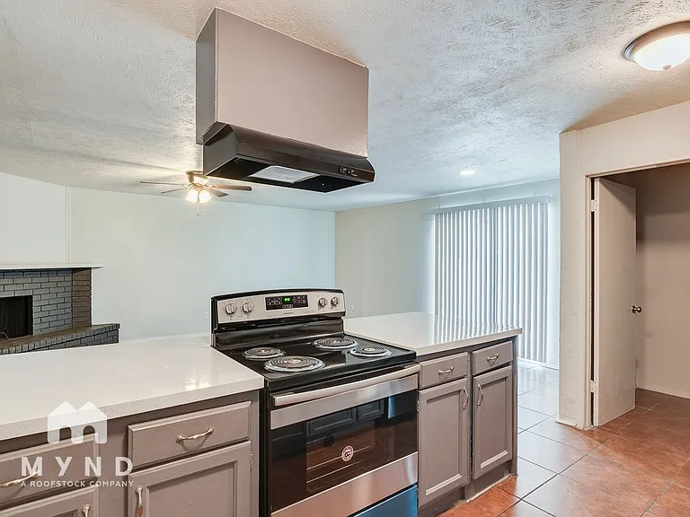 3237 Chalmette Ct — Photo 4