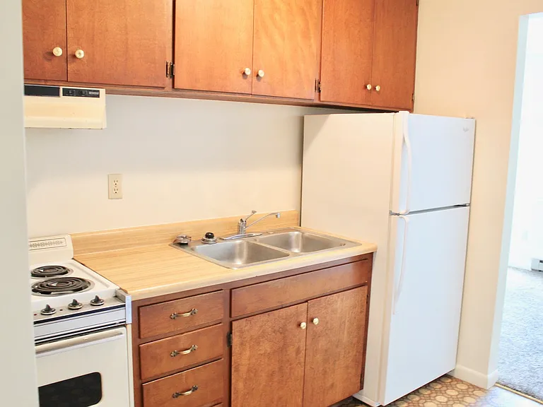 936 Vine St — Photo 10