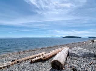 5760 Boulevard St, Sechelt, BC V0N 3A0
