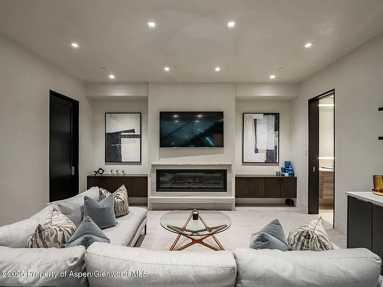 1154 E Cooper Ave — Photo 24