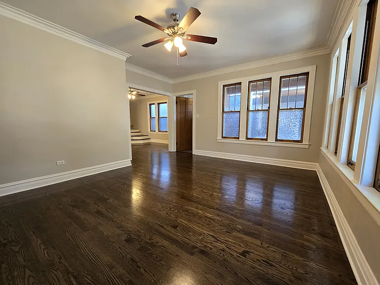 4231 N Marmora Ave — Photo 3