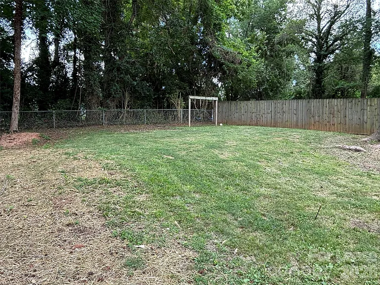 2627 Dora Dr — Photo 37