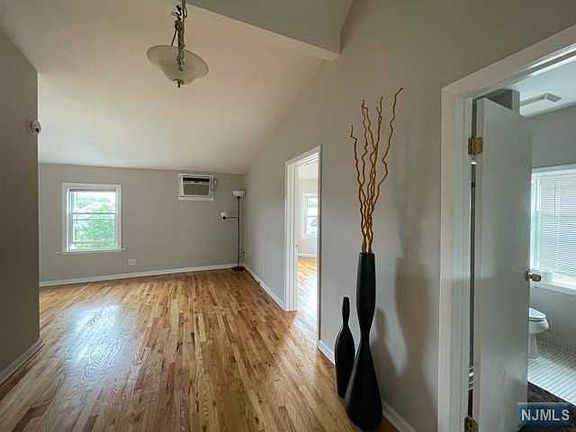 5th image of 20 Gould St APT 3