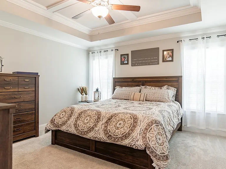 4051 Gramercy Dr — Photo 17