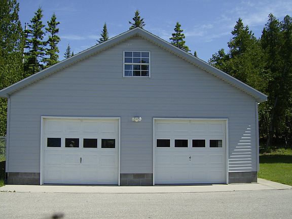 3rd image of 996 W Boulevard Dr