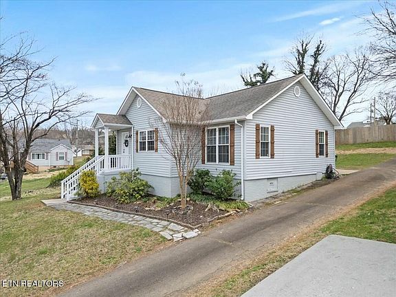 3rd image of 1416 Wales Ave