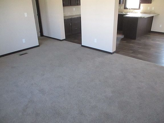 5th image of 289 Silver Peak Dr #559