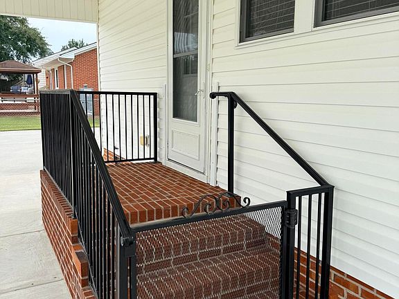 4th image of 318 Underwood Street
