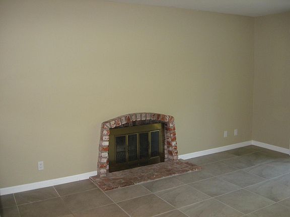 4th image of 5865 Castano Dr