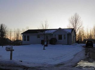 4416 S Ayers Rd, Akron, NY 14001